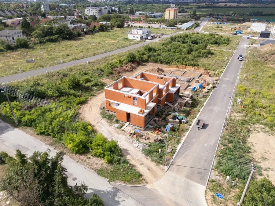 Dvojdom I — hrubá stavba zhora