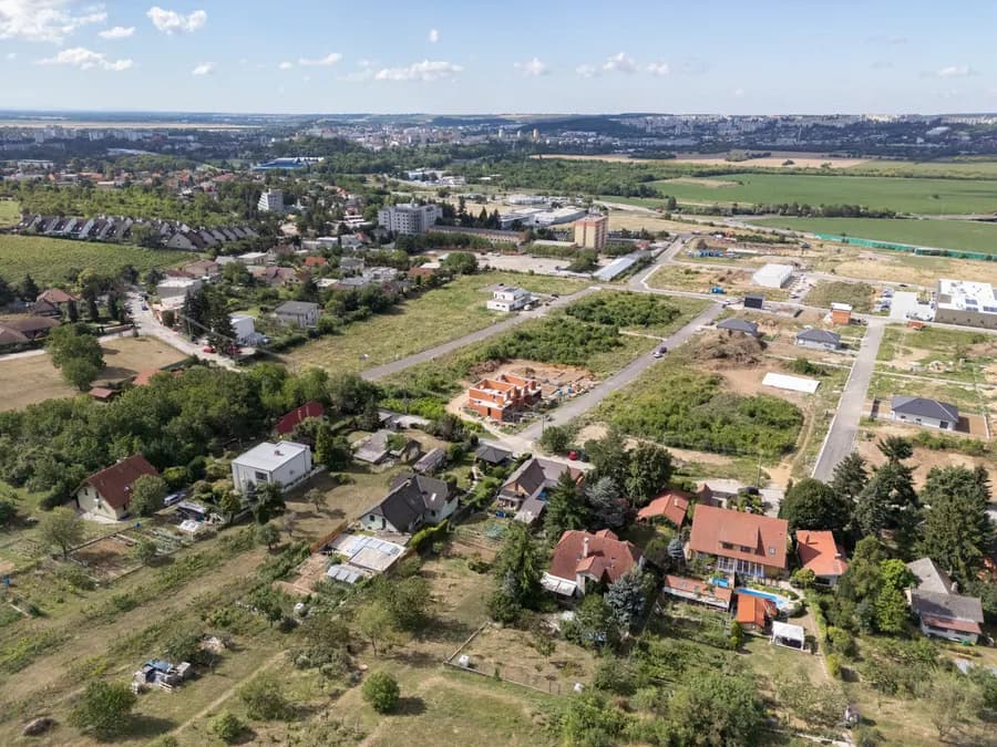 August 2026 — pohľad na pozemky
